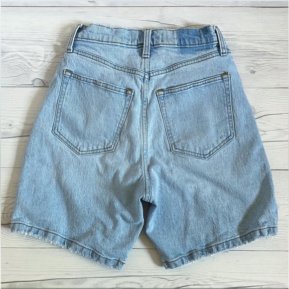 Abercrombie 7” Dad Jean Shorts ( 2 in total ) - Picture 2 of 3